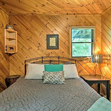 Riverfront Traverse City Cabin Fish, Kayak And Tube Exterior photo